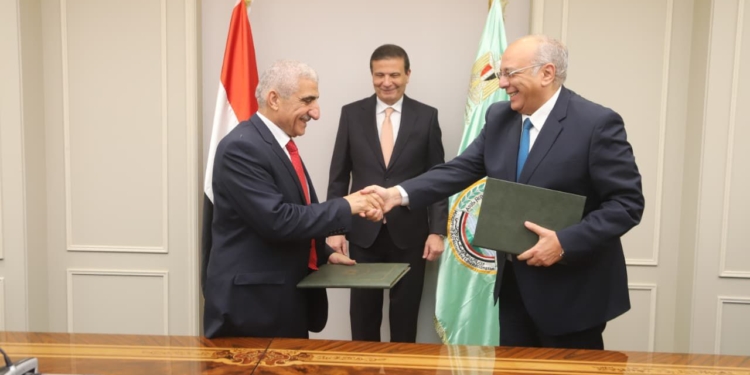 رئيس مركز بحوث الصحراء يفتتح الدبلوم المهني الدولي لحساب البصمة الكربونية