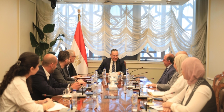 وزير التعليم العالي يتابع مستجدات إنشاء جامعة البحر المتوسط